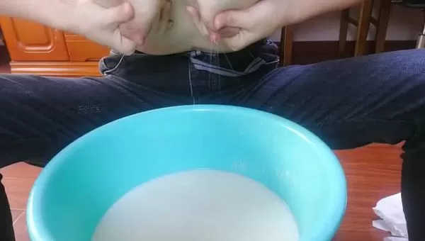 好多奶水想吃吗